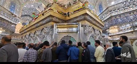 گزارش تصویری از زیارت نیابتی و قرائت زیارت وارث به نیابت از ثبت نام کنندگان، در حرم سید الشهداء علیه السلام